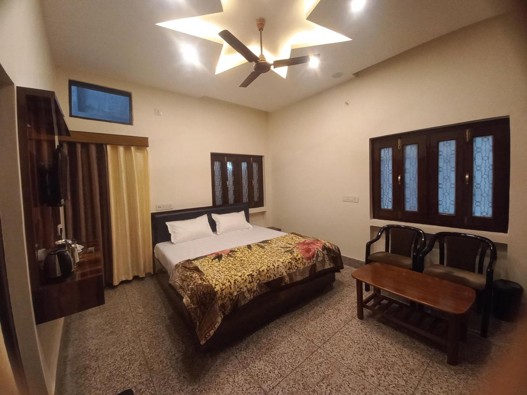 Kalash Guest House Ayodhya Zimmer foto