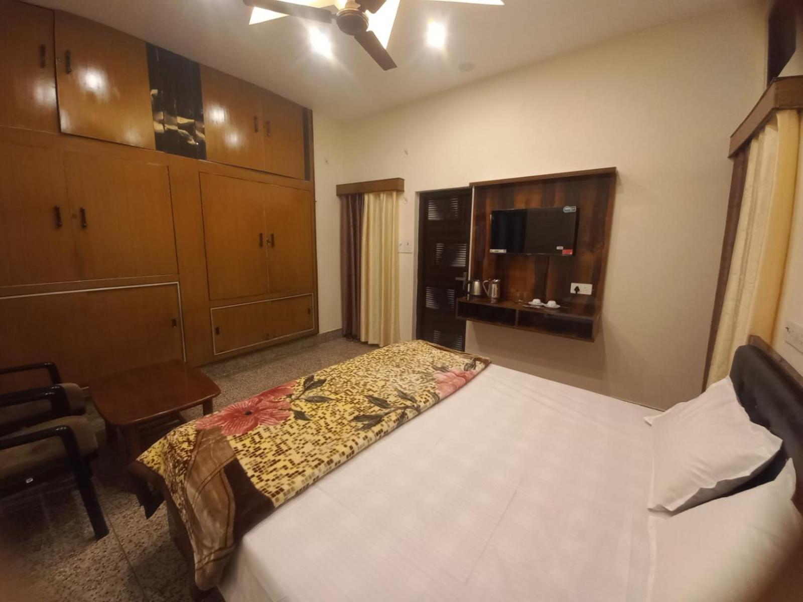 Kalash Guest House Ayodhya Exterior foto