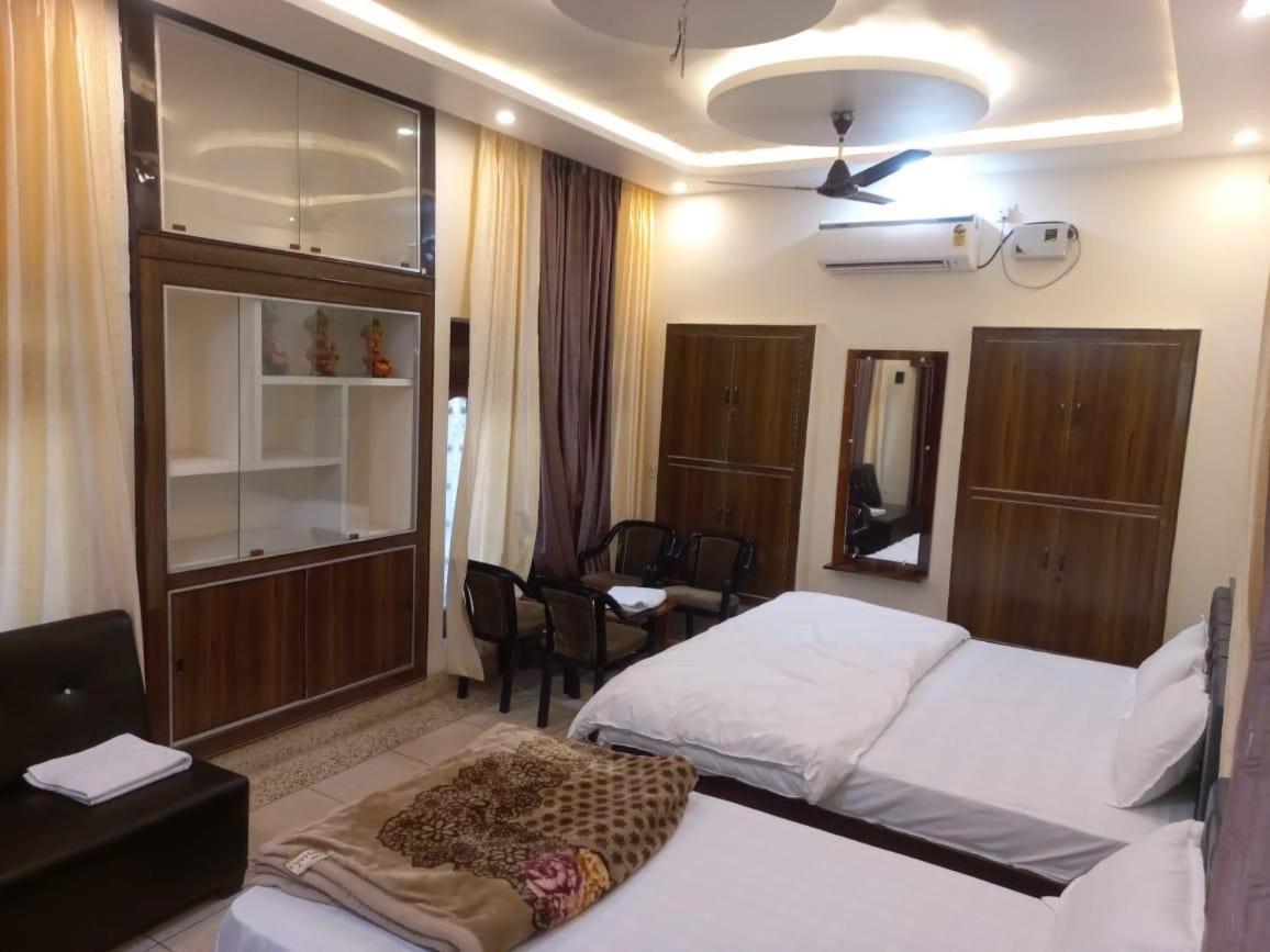 Kalash Guest House Ayodhya Exterior foto
